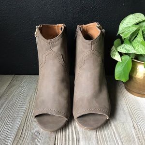 XOXO | Shoes | Xoxo Brand Tan Peep Toe Booties | Poshmark